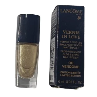 NAIL POLISH